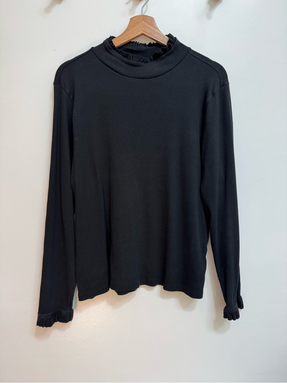 J. Crew Ribbed Ruffle Mockneck Blouse Top Women 2X Black Preppy Elevated Basic